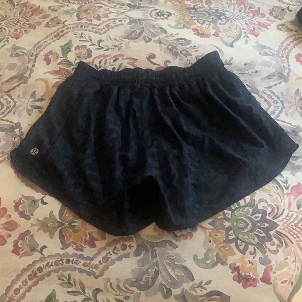Lululemon hotty-hot shorts 4”